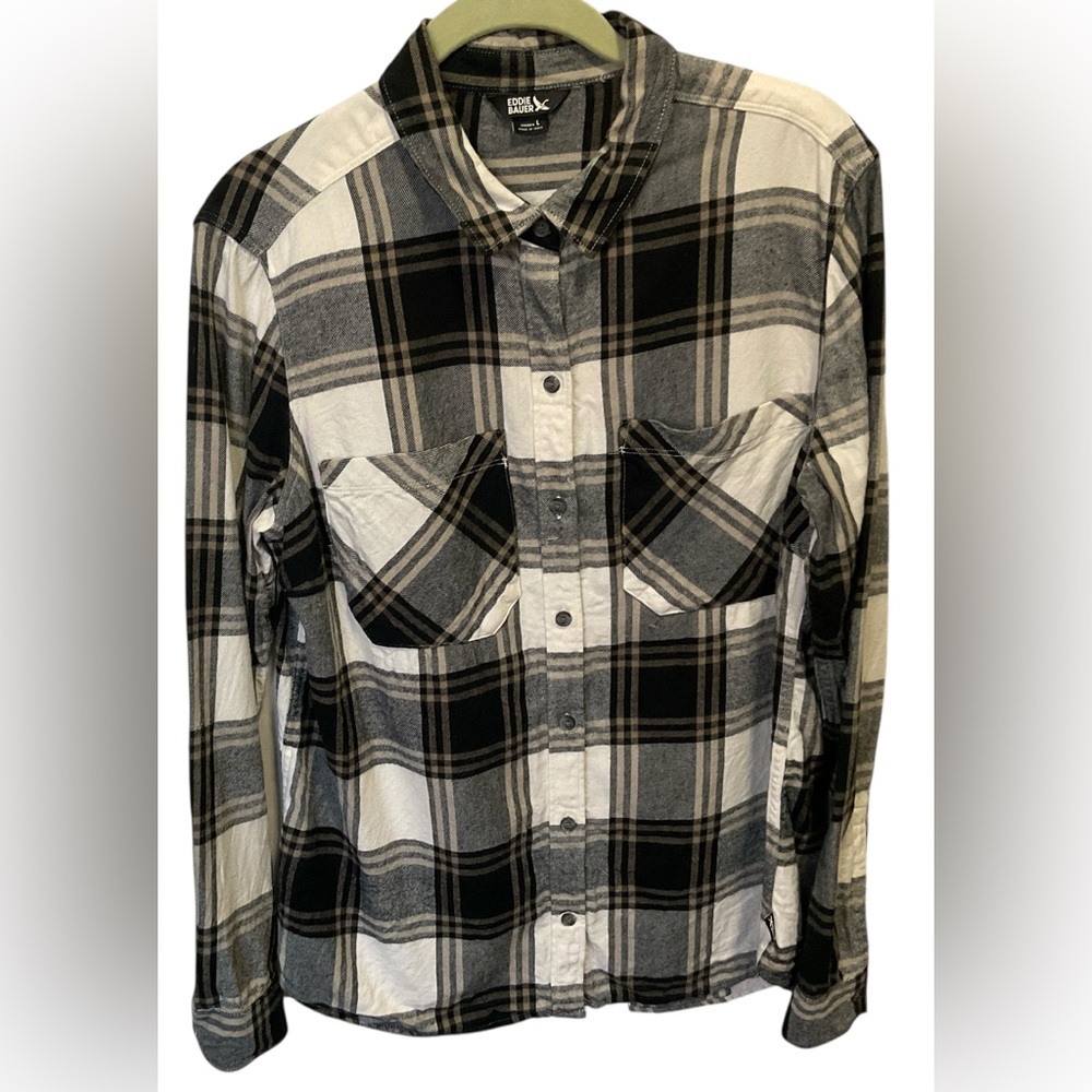 Eddie Bauer women’s  Black and White Plaid Shirt size L